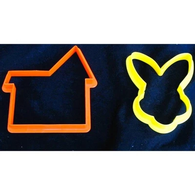 Cortadores de Galletas Wilton Tema de Pascua Cruz, Huevo, Conejo, Iglesia, Juego de 4, Plástico Foto 1 de 2