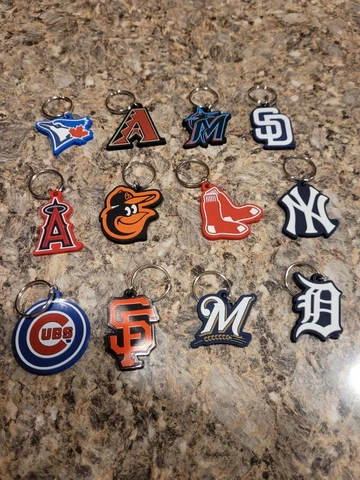 MLB SOFT VINYL 2D KEYCHAINS ALL 30 TEAMS TO CHOOSE Cover