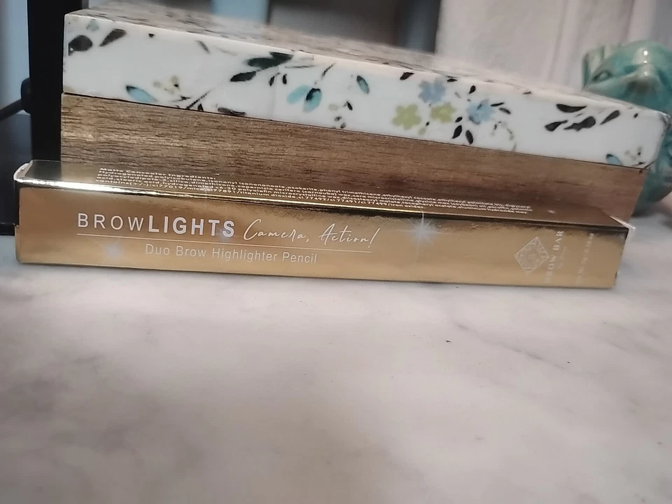 Browlights Camera, Action! Duo Brow Highlighter Pencil - Light - Image 1 of 1
