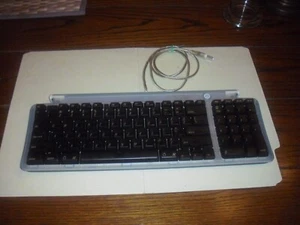 Apple Bondi Blue Original iMac USB Keyboard, M2452, 1998, Excellent Condition - Picture 1 of 3