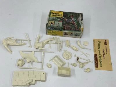MPC Disney Pirates Of The Caribbean Hoist High The Jolly Roger Model Kit - Image 1 of 4