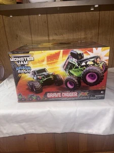 Monster Jam Grave Digger Smash and Bash 1/15 Scale R/C By Spin master - Picture 1 of 2