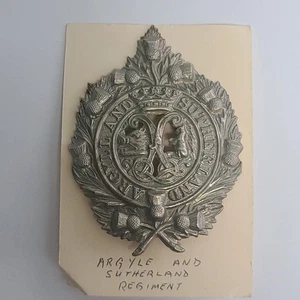 British Army Argyll and Sutherland Highlanders Cap Badge - Picture 1 of 4