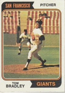 FREE SHIPPING-VG-1974 TOPPS TOM BRADLEY #455 SAN FRANCISCO GIANTS