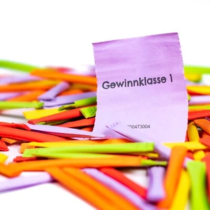 100 Regenbogenlose Tombola Lose Tombolalose Gewinnlose Röllchen "Gewinnklasse 1" - Bild 1 von 7