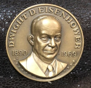 1890-1969 Dwight D Eisenhower Commemorative Brass Medal-38MM - Picture 1 of 2