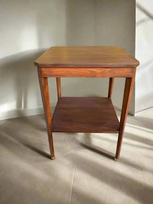 Mesa vintage con detalles de caoba Mersman chapa de nogal/diseño con incrustaciones/acabado Foto 1 de 4