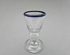 Schnapsglas / Wachtmeister mit Blaurand. Lauenstein, 18./19.Jh. - Picture 1 of 7