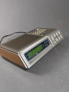 Radio Sveglia Digitale Doppia Vintage GE 7-4875 Small Wonder Grana Legno Funzionante - Foto 1 di 24
