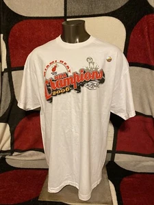 2 Ea Nueva con Etiquetas Miami Heat 2006 Camiseta Campeón de la NBA Talla 2XL Stock Antiguo - Imagen 1 de 10