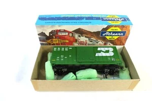 HO ATHEARN 1957 40 FT HI CUBE BOX CAR KIT BURLINGTON NORTHERN BN 281163 - Picture 1 of 2