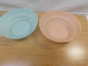 2 Stück Tupperware Müslischüsseln Pastell mehrere Farben 6,5" D Vintage - Bild 1 von 4
