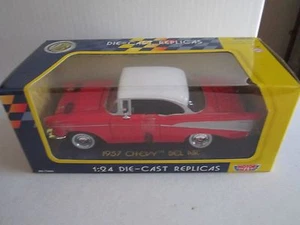 MOTORMAX 1957 CHEVY BEL AIR - DIE CAST REPLICA - 1:24 - Picture 1 of 4