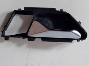 Mercedes W124 Türgriff innen links gebraucht - Bild 1 von 3