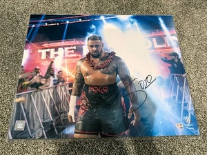 SOLO SIKOA Tribal Chief Autogramm SIGNIERT WWE 16x20 Foto Fanatics COA - Bild 1 von 3