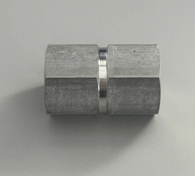 5 Piece Package Swagelok Equivalent to SS-8-HRCG-2,  1/8" FNPT x 1/2" FNPT - Image 1 of 1