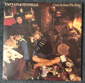 1977 CAPTAIN & TENNILLE COME IN FROM THE RAIN LP IN SHRINK W/ POSTER SP-4700 - Imagen 1 de 6
