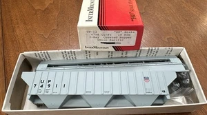 InterMountain HO Kit UP-12 4750 Cu Ft 3-Bay Cov Hopper Union Pacific 74911 NY - Picture 1 of 5