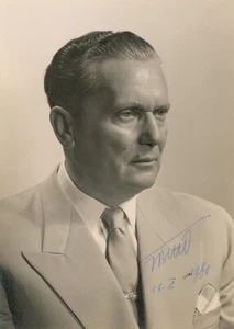 JOSIP TITO Signed Photograph - Yugoslavia Politician / Leader - 7"x5" reprint - Picture 1 of 1
