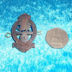 Princess of Wales's Royal Regiment British Army Cap Badge Toye Kenning & Spencer - Picture 1 of 3