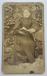 Libro de jardín CDV carta de visita foto mujer señorial 1896 K194 - Imagen 1 de 2