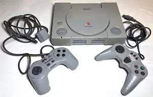 console playstation 1 con 2 controller (solo parti) - Foto 1 di 12