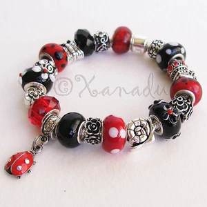 Pulsera Dije Europeo Rojo, Negro Jardín con Mariposa, Dijes Florales - Imagen 1 de 6