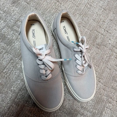 Toms Womens Size 8.5 Grey Canvas Lace-Up Ortholite Cushioned Comfort Sneakers - Image 1 of 4