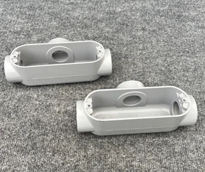 Lot Of 2 - E121488 1-1/4" Aluminum Tee Type T Threaded Conduit Body T125A New - Picture 1 of 15