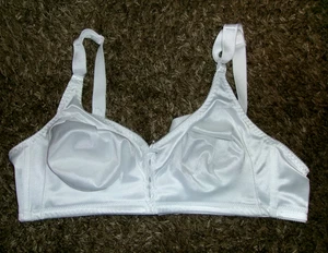Bali 3820 Flexible Support Full Coverage 3 Hooks Bra Wire Free Satin 42B WHITE - Picture 1 of 5