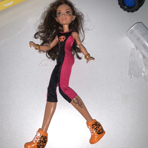 Dc Super Hero Girls doll Cheetah W Bracelet accessories Shoes Jumpsuit lot Cover