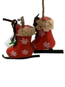 Paar rote Schlittschuhe mit Schneeflocken Weihnachtsschmuck Midwest Seasons Holz - Bild 1 von 5