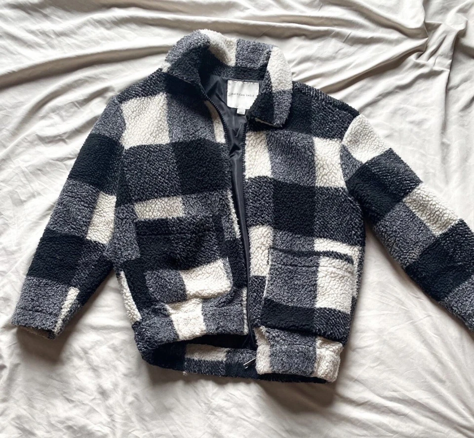 american eagle black and white plaid teddy bear jacket XS - Imagem 1 de 4