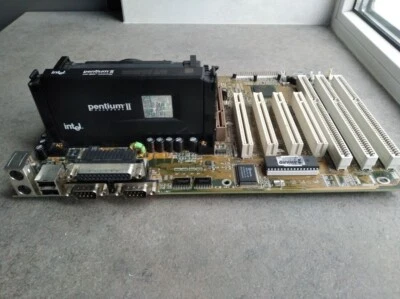 Motherboard P6LX-A+ REV 1.1A INTEL 440LX SLOT 1 ATX + CPU P-II SL2QA + 3 memory - Image 1 of 4