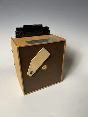 Cámara estenopeica de gran formato Leonardo 4x5.  Con soporte de película de corte Toyo 4x5 de 2 caras Foto 1 de 4