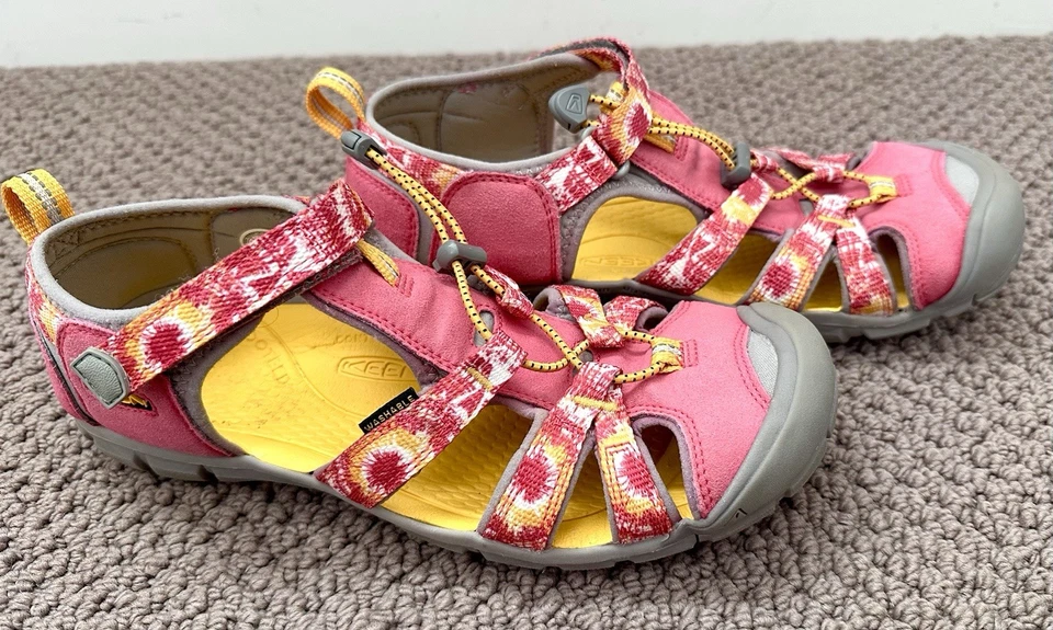 KEEN Seacamp ll Pink Yellow Water Shoes Sandals Youth Size 7 - Image 1 of 4