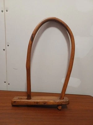 Lg Primitive Antique Animal Yoke Collar Carved Wooden Calf Goat Sheep 17x11  - Image 1 of 4