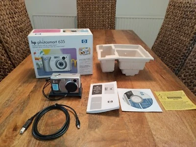 Cámara digital HP PhotoSmart 635 2,1 MP con zoom óptico 3x, 4x digital, tarjeta de 64 MB Foto 1 de 4