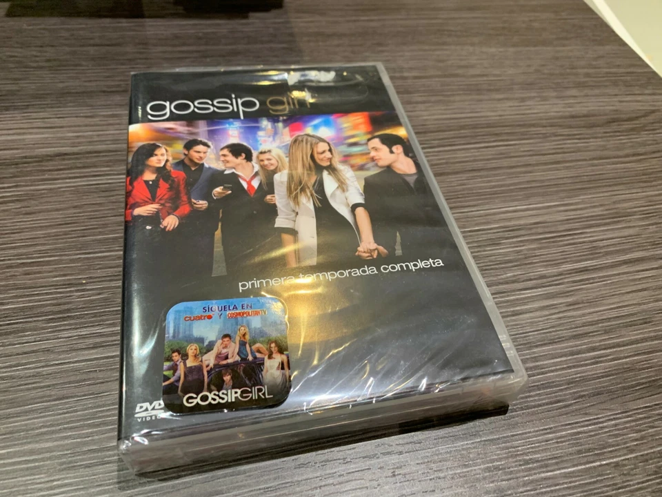 GOSSIP GIRL DVD PRIMERA TEMPORADA COMPLETA  PRECINTADA NUEVA - Imagen 1 de 1