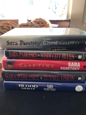 A V. I. Warshawski Novel: Blood Shot Signed by Sara Paretsky Plus 5 1st Edition - Image 1 of 4