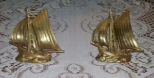 Vtg 2 Solid Brass Sailboats Nice Patina 4.5" x 4.5" Boat Sails Full of Wind - Picture 1 of 11