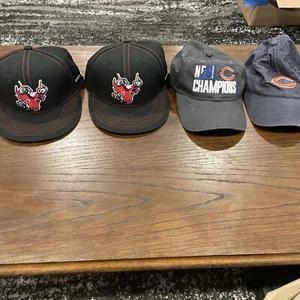 Lot Of 4 Vintage Chicago Sports Hats Bears Bulls Melonwear Artist Hats 1404 - Picture 1 of 10