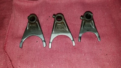 HORQUILLAS DE CAMBIO DE MARCHA KX250 KAWASAKI 1985 13140-1071 13140-1072 13140-1073 Foto 1 de 2