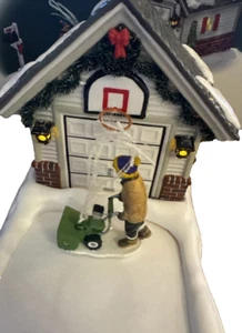 Dept. 56 CLEARING THE DRIVEWAY[doesn't keep moving]Village Accessories - Picture 1 of 6