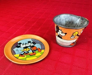 Platos litográficos de hojalata de Mickey Mouse de colección ayudantes taza y platillo años 30 idea de regalo - Imagen 1 de 7