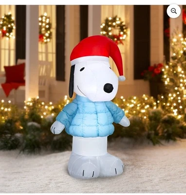 Abrigo acolchado azul Peanuts Snoopy y sombrero de Papá Noel patio de vacaciones de Navidad inflable 5' Foto 1 de 4