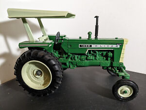 1/16 ERTL Oliver 1555 National Farm Toy Museum Commemorative Edition