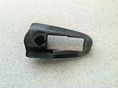 BMW 325xi 325i 330i 330Ci E46 2000 ~ Base de la puerta derecha soporte manija sellado				 Foto 1 de 3