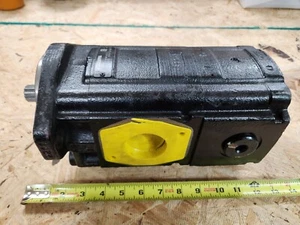 Casappa KP30.51-A8K9-LSF/OF-M5-CSL/30.4 1-1/4" NPT Hydraulic Double Gear Pump - Picture 1 of 3