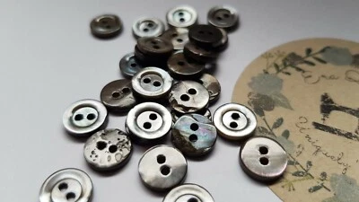 Vintage/retro 2 hole shell button, new 15pcs,10.1mm dia. colour: graphite grey - Image 1 of 4